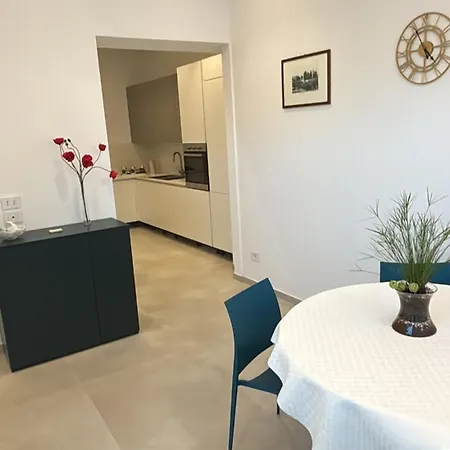 San Prospero - Spaziosa Con Parcheggio Privato Apartment