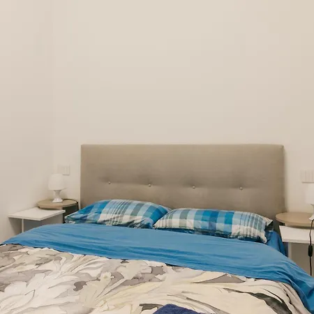 San Prospero - Spaziosa Con Parcheggio Privato Apartament